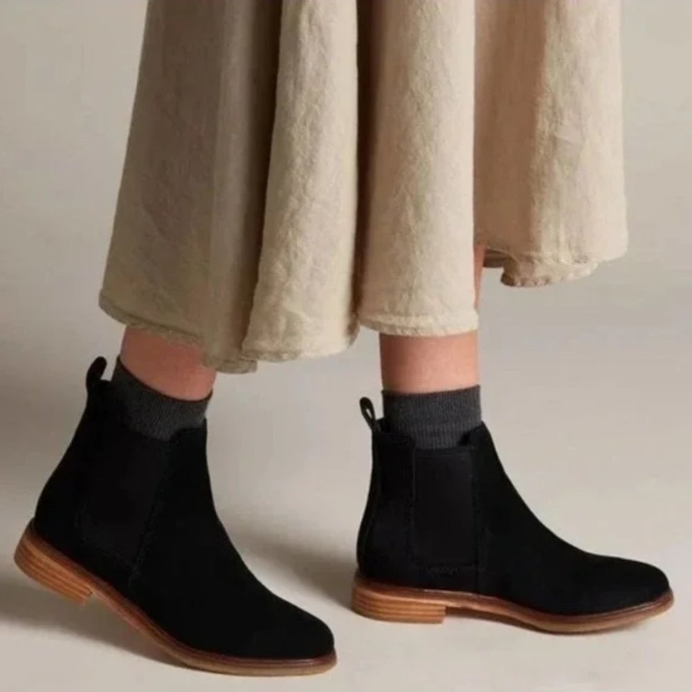 Clarks Clarkdale Arlo Black Suede Chelsea Boots